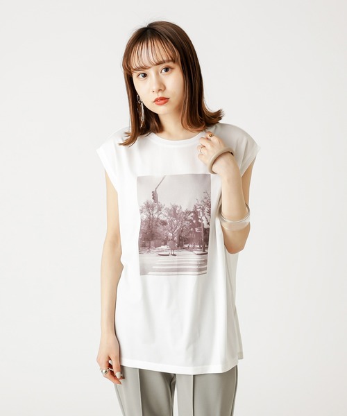 mystic（ミスティック）の「シアーPHOTO Tシャツ（Tシャツ/カットソー・レディース・オフホワイト/ベージュ・FREE）」の2枚目の写真