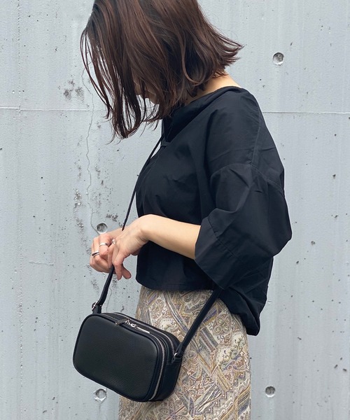 Beau're(ヴュレ)の「BEAURE ヴュレ カウレザー お財布 2WAY ショルダー(ショルダーバッグ)」|ブラック