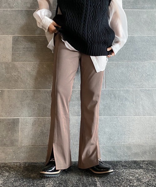 PAGEBOY(ページボーイ)の「フロントシームスリットカットパンツ(フレアパンツ)(その他パンツ・レディース・ブラック/ダークブラウン/レッド系その他・FREE)」の1枚目の写真