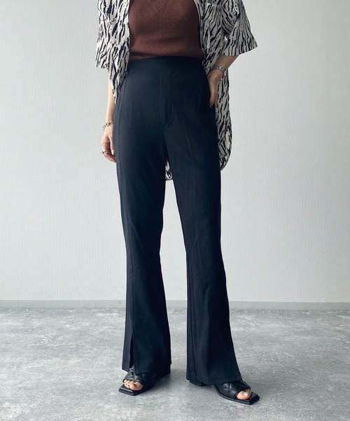 PAGEBOY(ページボーイ)の「フロントシームスリットカットパンツ(フレアパンツ)(その他パンツ・レディース・ブラック/ダークブラウン/レッド系その他・FREE)」の2枚目の写真