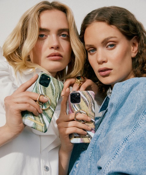 IDEAL OF SWEDEN（アイディールオブスウェーデン）の「Cosmic PinkSwirl　iPhone case（スマホケース/カバー・レディース・ピンク・1/2/0/3）」の2枚目の写真