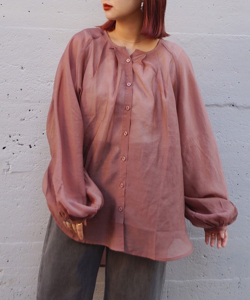 179/WG（イチナナキュウダブルジー）の「【WEB限定】ノーカラーシアーシャツ（シャツ/ブラウス・レディース・ライトグレー/パープル/ピンク・MEDIUM）」の3枚目の写真