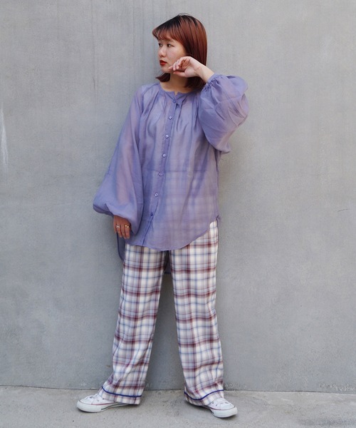 179/WG（イチナナキュウダブルジー）の「【WEB限定】ノーカラーシアーシャツ（シャツ/ブラウス・レディース・ライトグレー/パープル/ピンク・MEDIUM）」の16枚目の写真