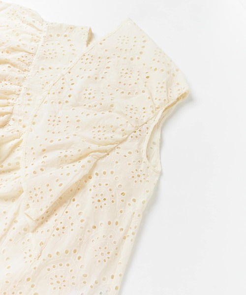 SENSE OF PLACE by URBAN RESEARCH（センスオブプレイスバイアーバンリサーチ）の「アイレットレースラッフルブラウス（シャツ/ブラウス・レディース・ブラック/アイボリー・ONE）」の11枚目の写真