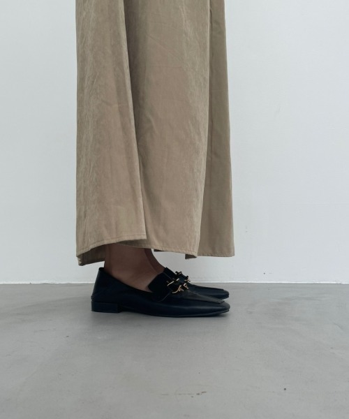 NEUNA（ヌナ）の「スエードタッチハイウエストフレアロングスカート/ウエストマークタックデザイン（スカート・レディース・ブラック/ベージュ/グリーン・SMALL/MEDIUM/LARGE）」の19枚目の写真