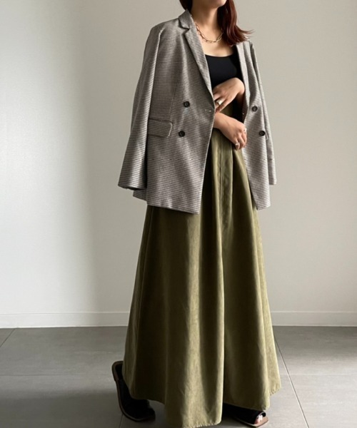 NEUNA（ヌナ）の「スエードタッチハイウエストフレアロングスカート/ウエストマークタックデザイン（スカート・レディース・ブラック/ベージュ/グリーン・SMALL/MEDIUM/LARGE）」の5枚目の写真