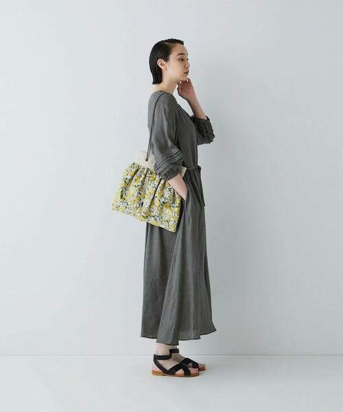 ADIEU TRISTESSE（アデュートリステス）の「花柄×綿麻コンビバッグ（ハンドバッグ・レディース・イエロー系その他/ブルー系その他・FREE）」の4枚目の写真