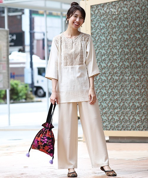 チチカカ（チチカカ）の「フラワーニットトートバッグ（トートバッグ・レディース・ピンク/グリーン・FREE）」の5枚目の写真