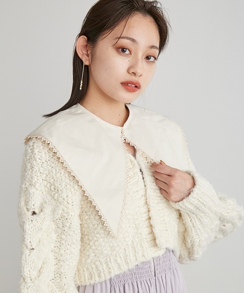 LILY BROWN リリーブラウン フリル付きホワイトカーディガン LILY BROWN（リリーブラウン）の「ハンドニットカーディガン