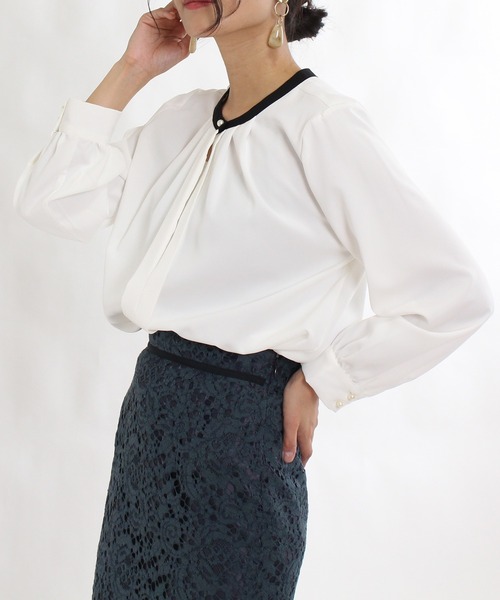 TRUDEA（トルディア）の「バンドカラー配色2WAYブラウス（シャツ/ブラウス・レディース・ホワイト/ベージュ/ブラウン/オレンジ/ピンクベージュ/ミント/ラベンダー/ネイビー・SMALL/MEDIUM/LARGE）」の9枚目の写真