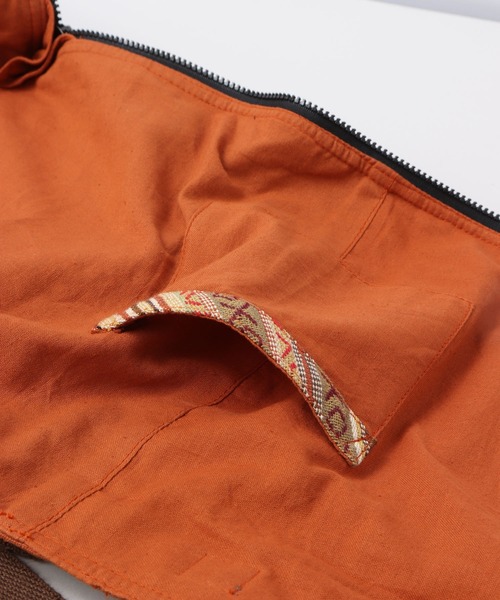 チャイハネ（チャイハネ）の「【チャイハネ】トゥアレグ刺繍バッグ/ベスト 2WAY（ショルダーバッグ・メンズ・ブラック/ナチュラル/キャメル・FREE）」の17枚目の写真