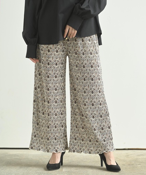 rps（アールピーエス）の「カットプリーツイージーパンツ（その他パンツ・レディース・アイボリー/ブラウン/ブラック・M）」の2枚目の写真