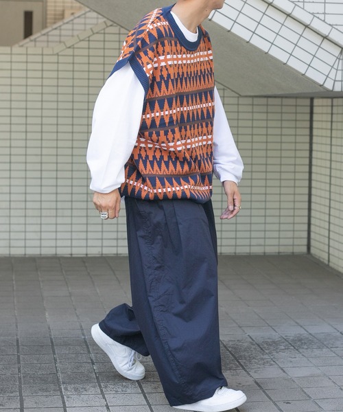kutir(クティール)の「ジャガードニットベスト(ベスト・メンズ・ボルドー/ネイビー/カーキ・MEDIUM/LARGE)」の14枚目の写真