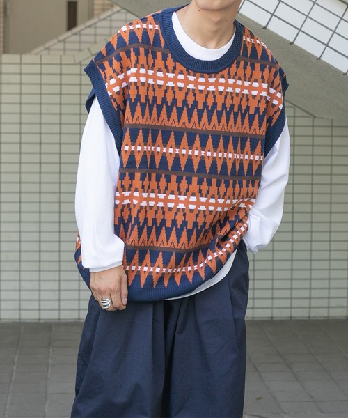 kutir(クティール)の「ジャガードニットベスト(ベスト・メンズ・ボルドー/ネイビー/カーキ・MEDIUM/LARGE)」の16枚目の写真