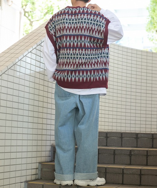 kutir(クティール)の「ジャガードニットベスト(ベスト・メンズ・ボルドー/ネイビー/カーキ・MEDIUM/LARGE)」の22枚目の写真