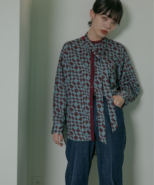 Eimee Law（エイミーロウ）の「タイ付きダイヤジオメ柄BL（シャツ/ブラウス・レディース・ブラウン/ミント・38）」の11枚目の写真