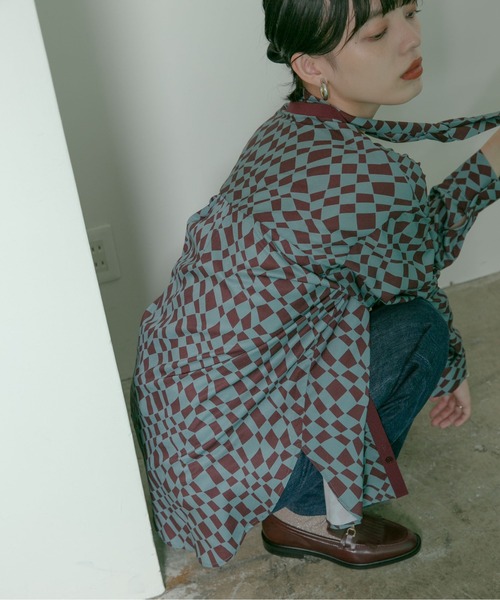Eimee Law（エイミーロウ）の「タイ付きダイヤジオメ柄BL（シャツ/ブラウス・レディース・ブラウン/ミント・38）」の21枚目の写真