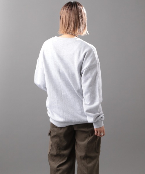 AVIREX（アヴィレックス）の「【SAMRT/スマート】長袖 ロゴ スウェット / LONG SLEEVE LOGO SWET / アヴィレックス / AVIREX（スウェット・レディース・オフホワイト/ライトグレー/ブラック/ホワイト系2/グレー系その他3・MEDIUM/LARGE/X-LARGE/2XL）」の8枚目の写真