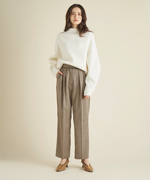 Mila Owen(ミラオーウェン)の「マジックテープあき太テーパードパンツ(スラックス・レディース・ベージュ/チェック/ピンク・1/0)」の4枚目の写真