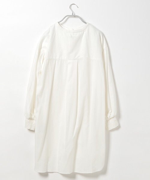 niko and...（ニコアンド）の「ビックカラー2WAYチュニックブラウス（シャツ/ブラウス・レディース・ブラック/オフホワイト/ベージュ・LARGE/MEDIUM）」の18枚目の写真