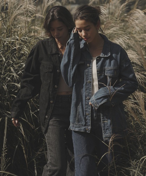 esutoreja（エストレジャ）の「シンプルオーバーデニムジャケット（デニムジャケット・レディース・ブラック/ブルー・FREE）」の5枚目の写真