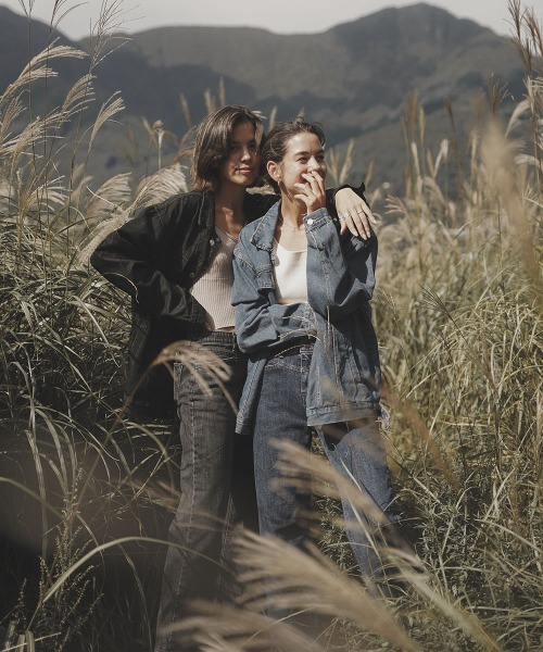 esutoreja（エストレジャ）の「シンプルオーバーデニムジャケット（デニムジャケット・レディース・ブラック/ブルー・FREE）」の7枚目の写真