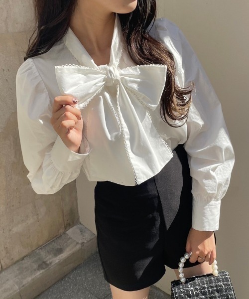 one after another NICE CLAUP（ワンアフターアナザーナイスクラップ）の「ボウタイピコレースブラウス（シャツ/ブラウス・レディース・オフホワイト/ブラック/グレー系その他/ブルー系その他・FREE）」の2枚目の写真