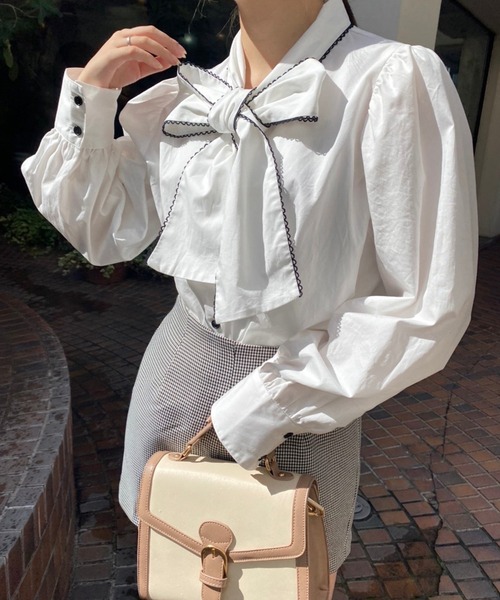 one after another NICE CLAUP（ワンアフターアナザーナイスクラップ）の「ボウタイピコレースブラウス（シャツ/ブラウス・レディース・オフホワイト/ブラック/グレー系その他/ブルー系その他・FREE）」の3枚目の写真