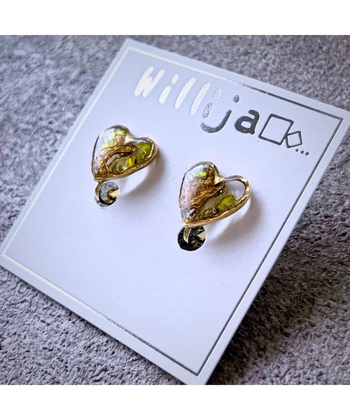 tone(トーン)の「【Willija】金属アレルギー対応《葉重》花びらと金箔のハートイヤリング(MA)(イヤリング・レディース・ホワイト/ネイビー/ブルー系その他/ローズ/グリーン/オレンジ/レッド/ブルー系2/パープル/ブルー系4/グリーン系3/ピンク系3/ピンク系2/グリーン系2/ブルー系3・FREE)」の3枚目の写真