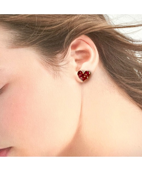 tone（トーン）の「【Willija】金属アレルギー対応《葉重》花びらと金箔のハートイヤリング(MA)（イヤリング・レディース・ホワイト/ネイビー/ブルー系その他/ローズ/グリーン/オレンジ・FREE）」の8枚目の写真