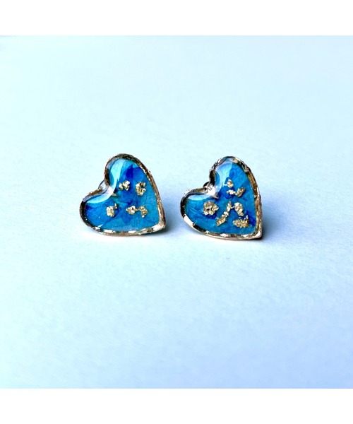 tone（トーン）の「【Willija】金属アレルギー対応《葉重》花びらと金箔のハートイヤリング(MA)（イヤリング・レディース・ホワイト/ネイビー/ブルー系その他/ローズ/グリーン/オレンジ・FREE）」の17枚目の写真