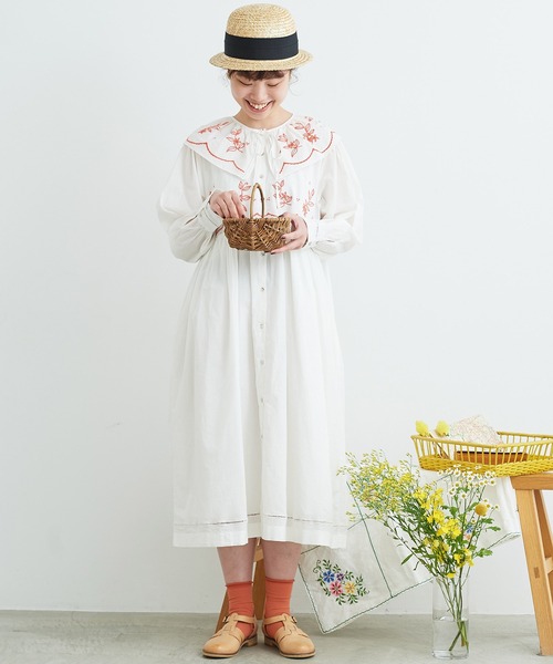 chambre de charme(シャンブルドゥシャーム)の「cdc レモンの花刺繍 ワンピース(ワンピース・レディース・オフホワイト/ブラック・FREE)」の7枚目の写真