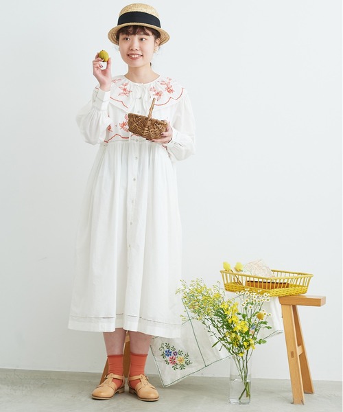 chambre de charme(シャンブルドゥシャーム)の「cdc レモンの花刺繍 ワンピース(ワンピース・レディース・オフホワイト/ブラック・FREE)」の8枚目の写真