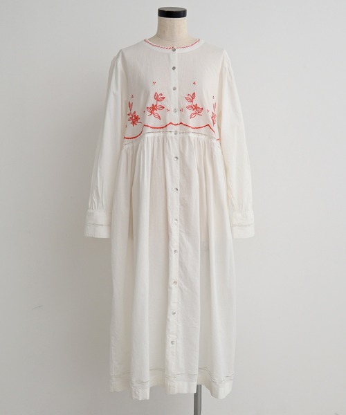 chambre de charme(シャンブルドゥシャーム)の「cdc レモンの花刺繍 ワンピース(ワンピース・レディース・オフホワイト/ブラック・FREE)」の17枚目の写真