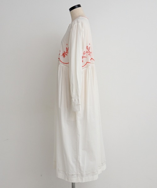 chambre de charme(シャンブルドゥシャーム)の「cdc レモンの花刺繍 ワンピース(ワンピース・レディース・オフホワイト/ブラック・FREE)」の18枚目の写真