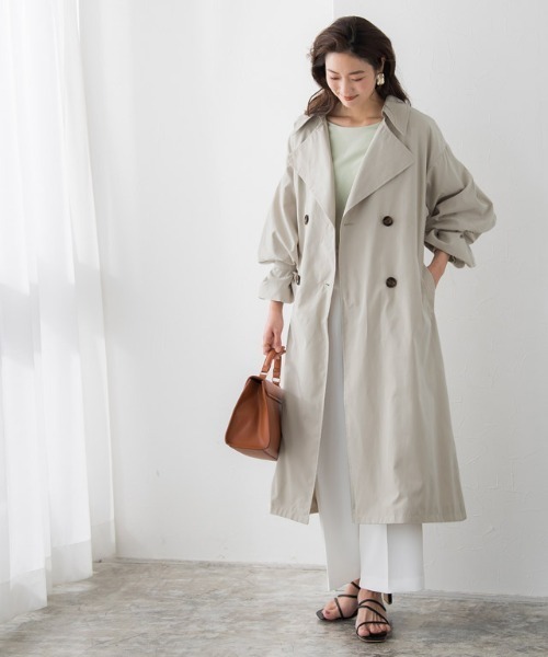 Pierrot（ピエロ）の「キャンディースリーブ袖山タックトレンチコート（トレンチコート・レディース・ブルー/アイボリー/グレイッシュベージュ・M）」の7枚目の写真