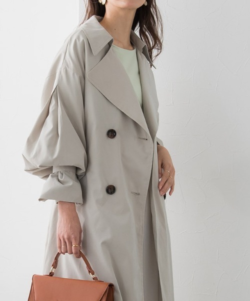 Pierrot（ピエロ）の「キャンディースリーブ袖山タックトレンチコート（トレンチコート・レディース・ブルー/アイボリー/グレイッシュベージュ・M）」の14枚目の写真