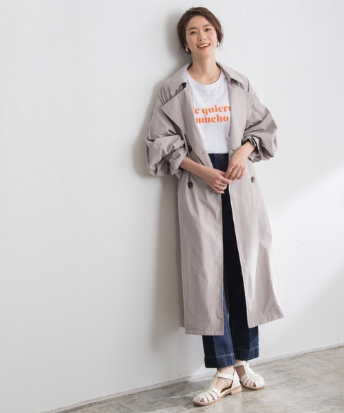 Pierrot（ピエロ）の「キャンディースリーブ袖山タックトレンチコート（トレンチコート・レディース・ブルー/アイボリー/グレイッシュベージュ・M）」の19枚目の写真