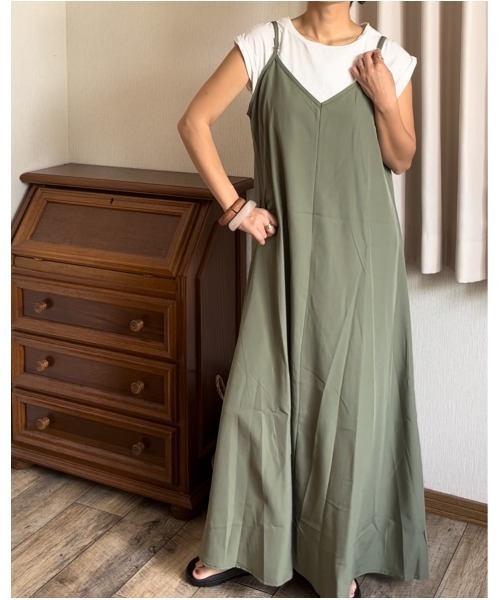 Ritzy（リッツィー）の「華奢ストラップ。ロングキャミワンピース（ワンピース・レディース・ブラック/ブルー/カーキ/ベージュ・M/L）」の4枚目の写真