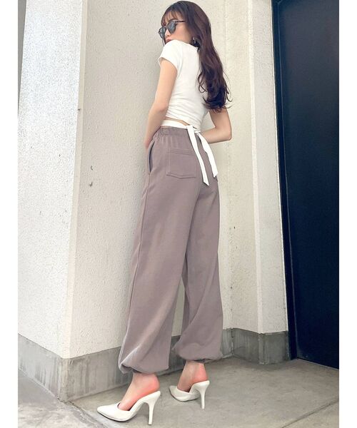 GYDA（ジェイダ）の「【セットアップ着用可】SUNGLASSES PATCHワイドルーズスウェットパンツ（スウェットパンツ・レディース・ブラック/ベージュ/アイボリー/グリーン・FREE）」の16枚目の写真