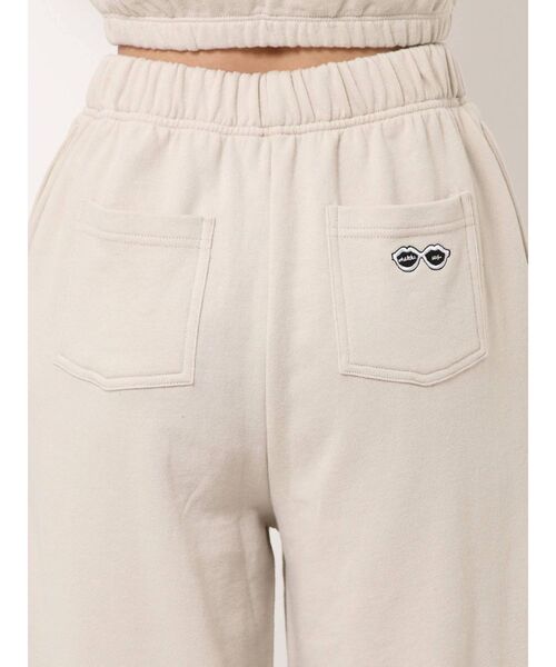 GYDA（ジェイダ）の「【セットアップ着用可】SUNGLASSES PATCHワイドルーズスウェットパンツ（スウェットパンツ・レディース・ブラック/ベージュ/アイボリー/グリーン・FREE）」の14枚目の写真