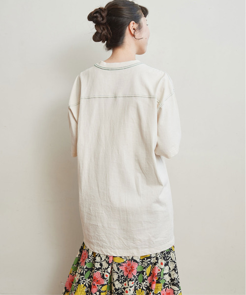 CHILD WOMAN（チャイルドウーマン）の「オーガニック天竺 フットボール BIG5分袖Tシャツ（Tシャツ/カットソー・レディース・アイボリー/オレンジ/ネイビー/ブラウン・FREE）」の6枚目の写真