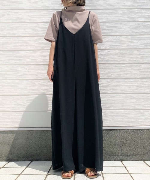 Q（キュー）の「キャミサロペット（サロペット/オーバーオール・レディース・ブラック/ベージュ・MEDIUM）」の3枚目の写真