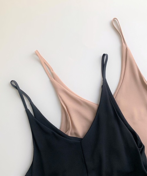 Q（キュー）の「キャミサロペット（サロペット/オーバーオール・レディース・ブラック/ベージュ・MEDIUM）」の7枚目の写真