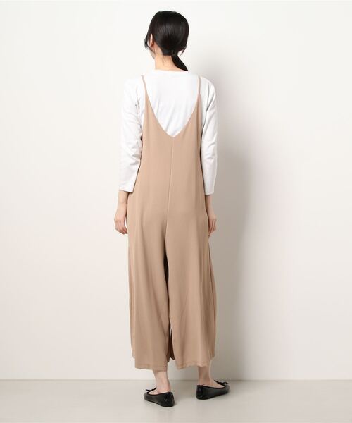 Q（キュー）の「キャミサロペット（サロペット/オーバーオール・レディース・ブラック/ベージュ・MEDIUM）」の13枚目の写真