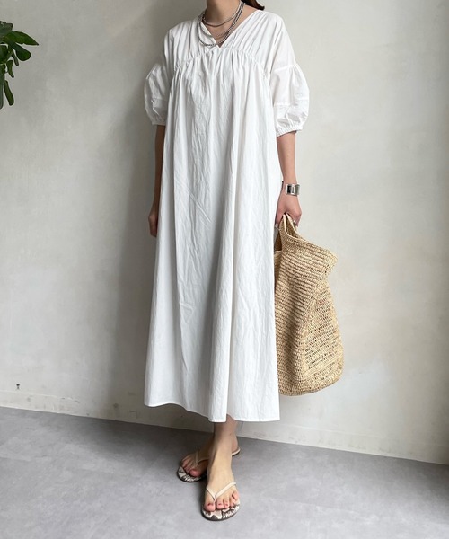 DouDou（ドゥドゥ）の「【WEB限定】Vネック切替ギャザーワンピース（ワンピース・レディース・オフホワイト/チャコールグレー・FREE）」の16枚目の写真