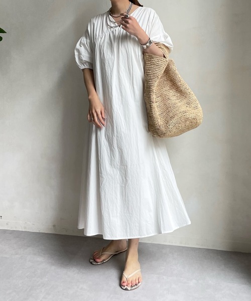 DouDou（ドゥドゥ）の「【WEB限定】Vネック切替ギャザーワンピース（ワンピース・レディース・オフホワイト/チャコールグレー・FREE）」の20枚目の写真