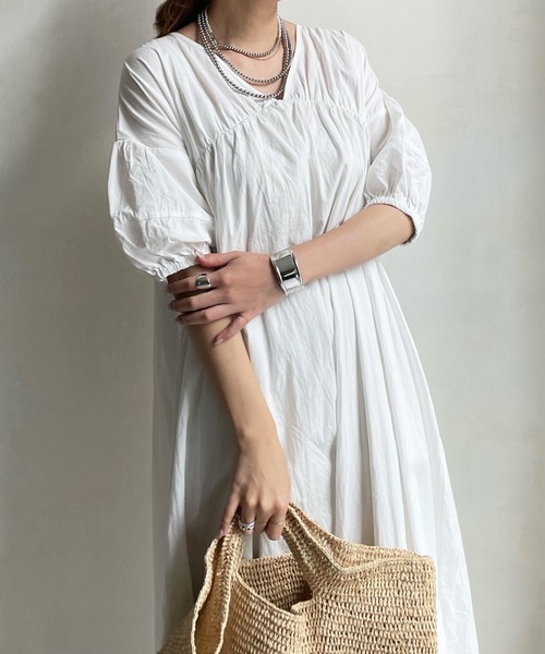 新品　ウノピゥ　ワンピース Primura Vネックワンピース （ロング・マキシ丈ワンピース