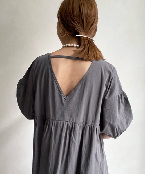 DouDou（ドゥドゥ）の「【WEB限定】Vネック切替ギャザーワンピース（ワンピース・レディース・オフホワイト/チャコールグレー・FREE）」の18枚目の写真