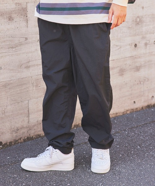 TRUSS（トラス）の「【TRUSS】バーサタイルナイロンDEVICEパンツ ワイドテックパンツ トレーニングパンツ 撥水 アウトドア キャンプ トレッキング フェス ライブ トレーニング NLV-512（その他パンツ・メンズ・ベージュ/ブラック/グレー/マルチ/オリーブ/ネイビー・L/M/XL）」の2枚目の写真